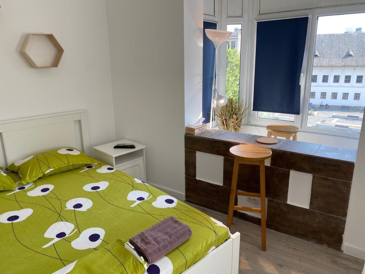 Central Old Town Studio Bukarest Eksteriør billede